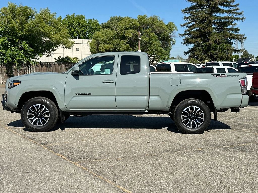 Used 2023 Toyota Tacoma TRD Sport RWD image 2