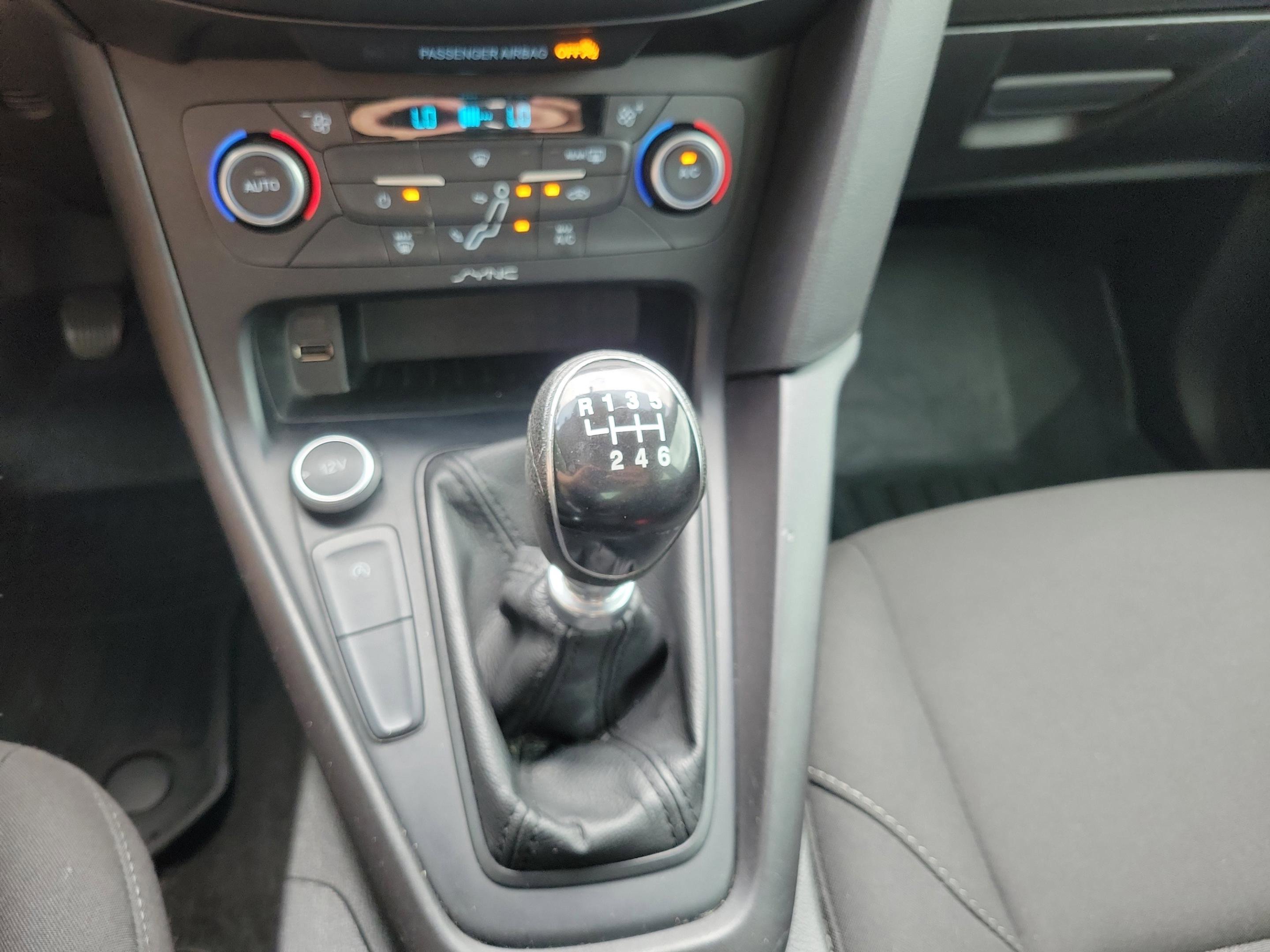 Certified 2017 Ford Focus SE FWD image 30
