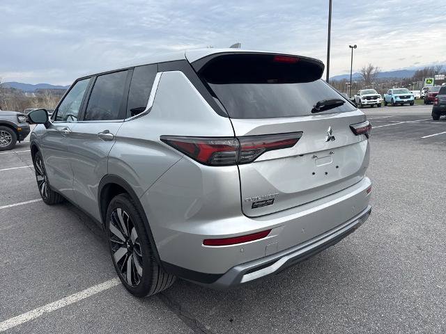 Used 2025 Mitsubishi Outlander AWD image 5