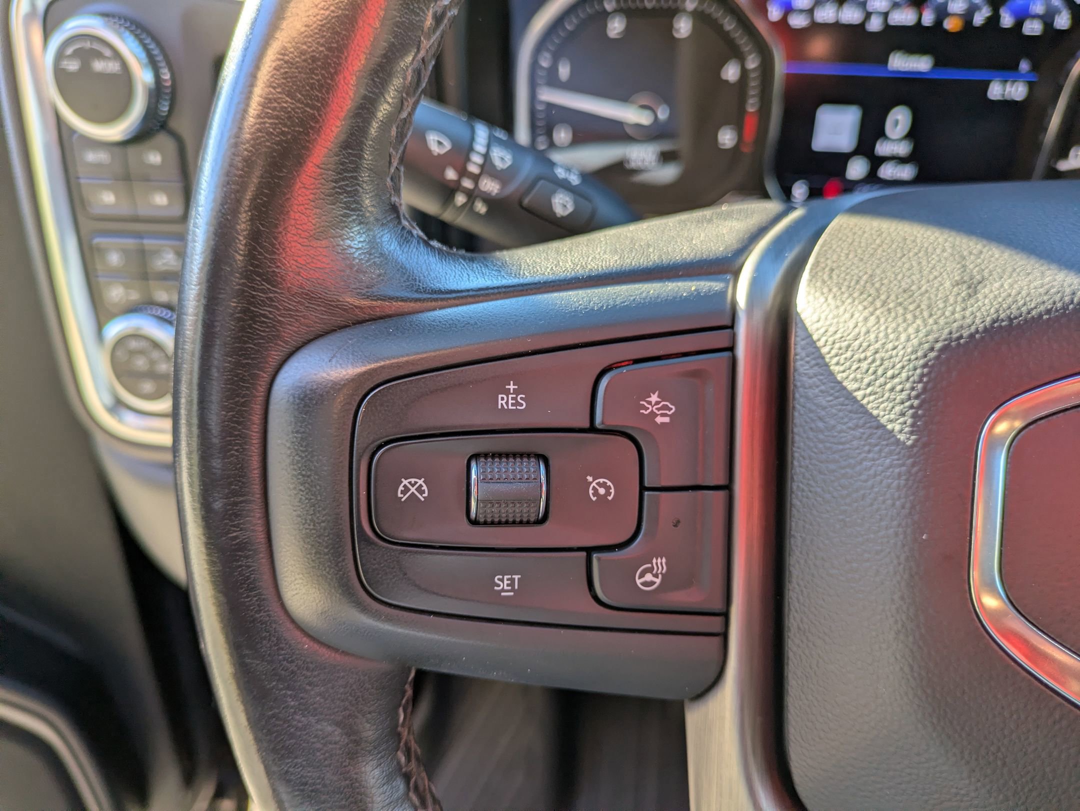 Used 2022 GMC Sierra 3500 Denali w/ Denali Ultimate Package image 19