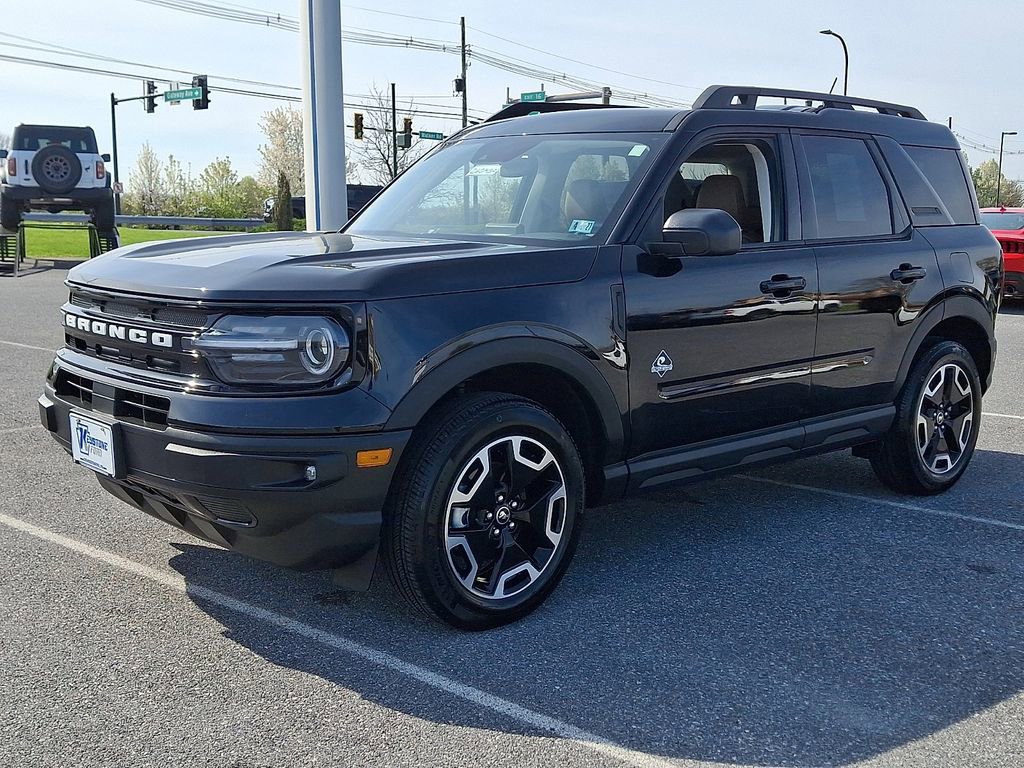Certified 2024 Ford Bronco Sport Outer Banks w/ Tech Package AWD/4WD image 3