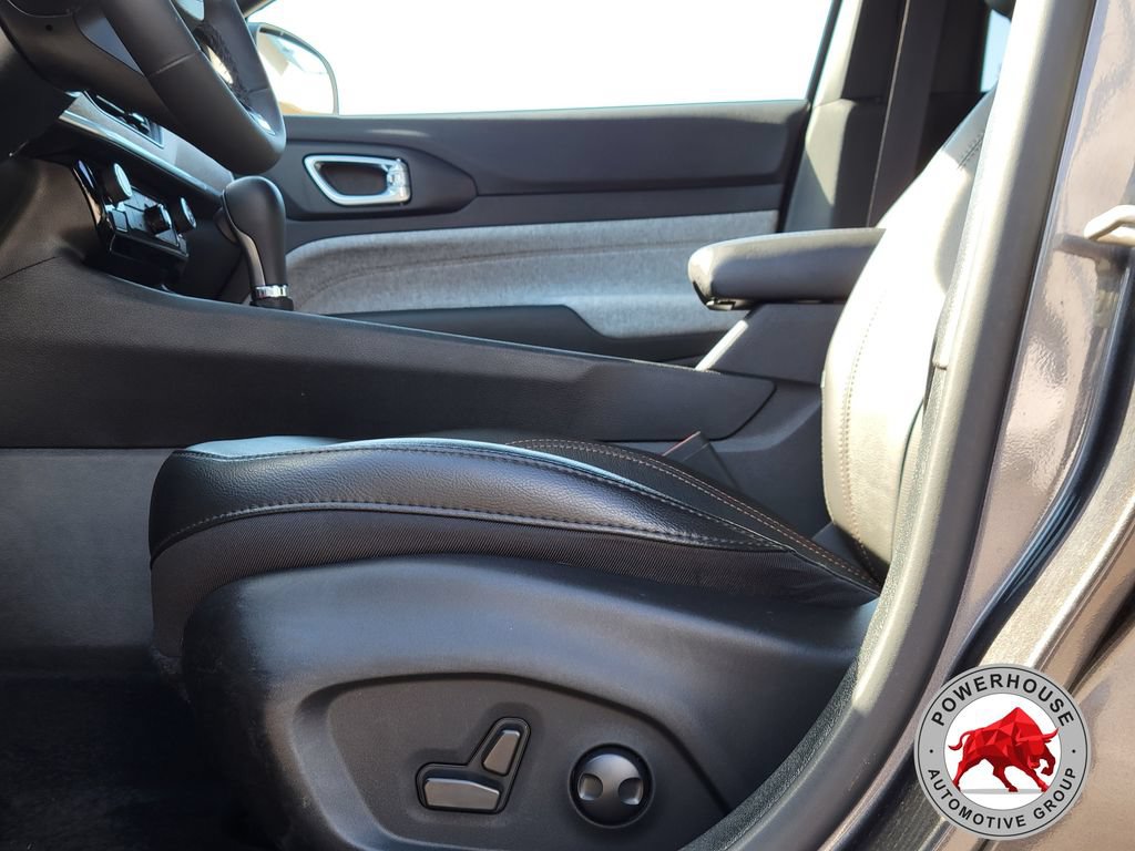 Used 2023 Jeep Compass Latitude AWD/4WD image 24