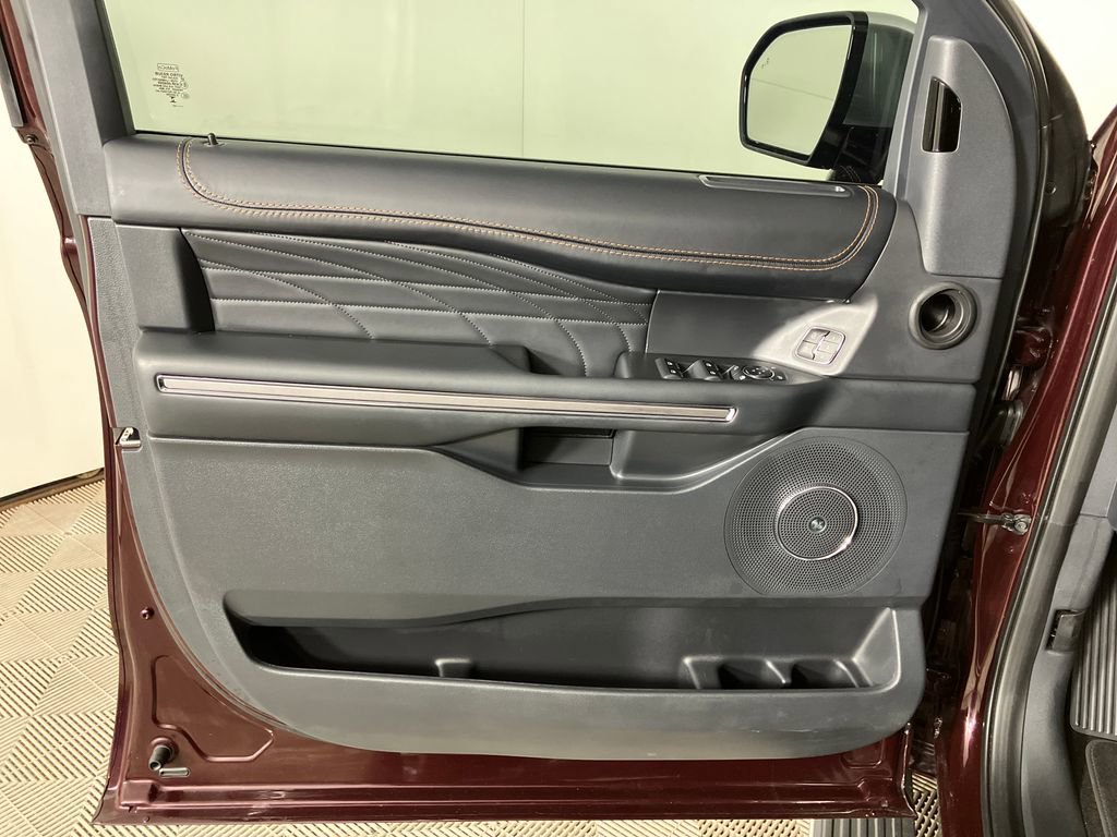 Certified 2023 Ford Expedition Platinum image 23