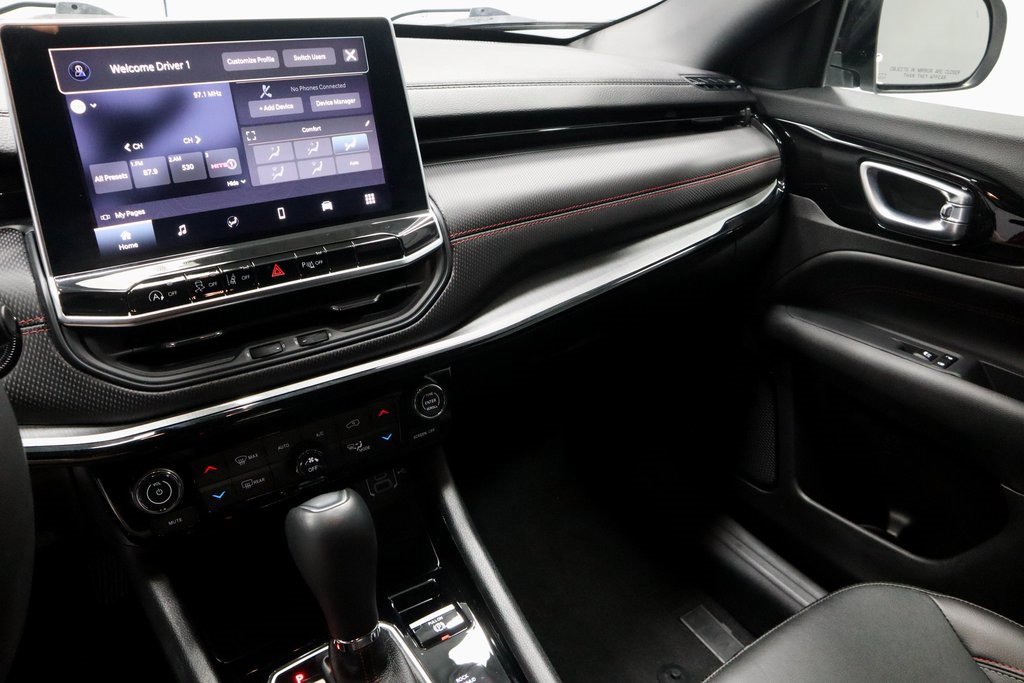 Used 2023 Jeep Compass Trailhawk w/ Trailhawk Convenience Group image 30