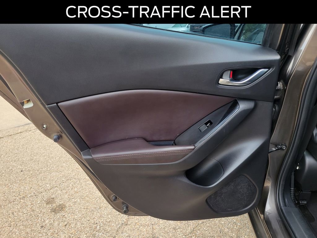 Used 2018 MAZDA MAZDA3 Touring image 13