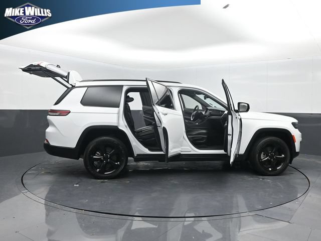 Used 2023 Jeep Grand Cherokee L Laredo AWD/4WD image 27