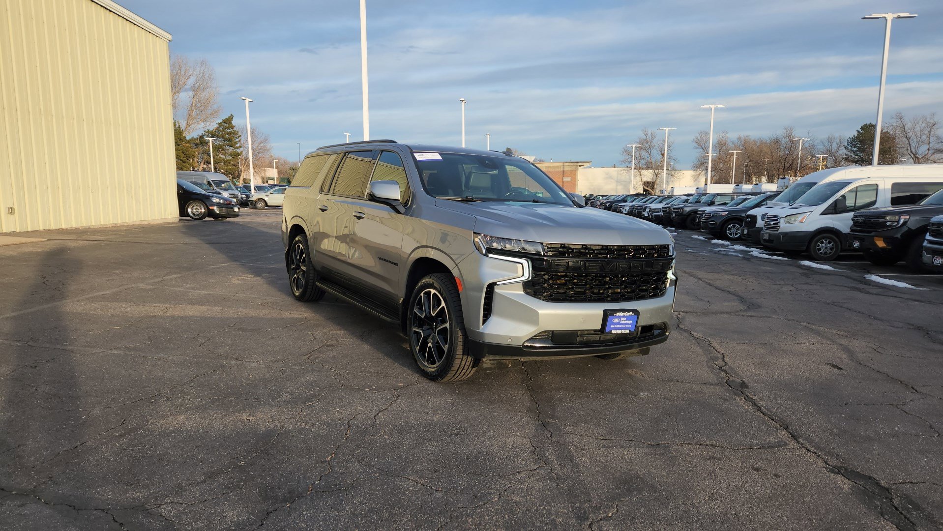 Used 2023 Chevrolet Suburban RST w/ Luxury Package image 19