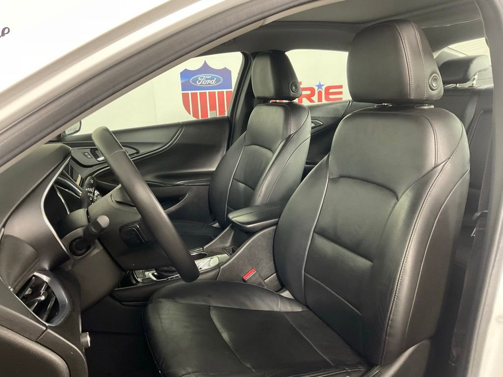 Used 2018 Chevrolet Malibu Premier w/ Premier Sun and Wheel Package image 14