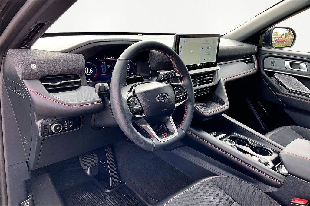 Certified 2025 Ford Explorer ST image 14