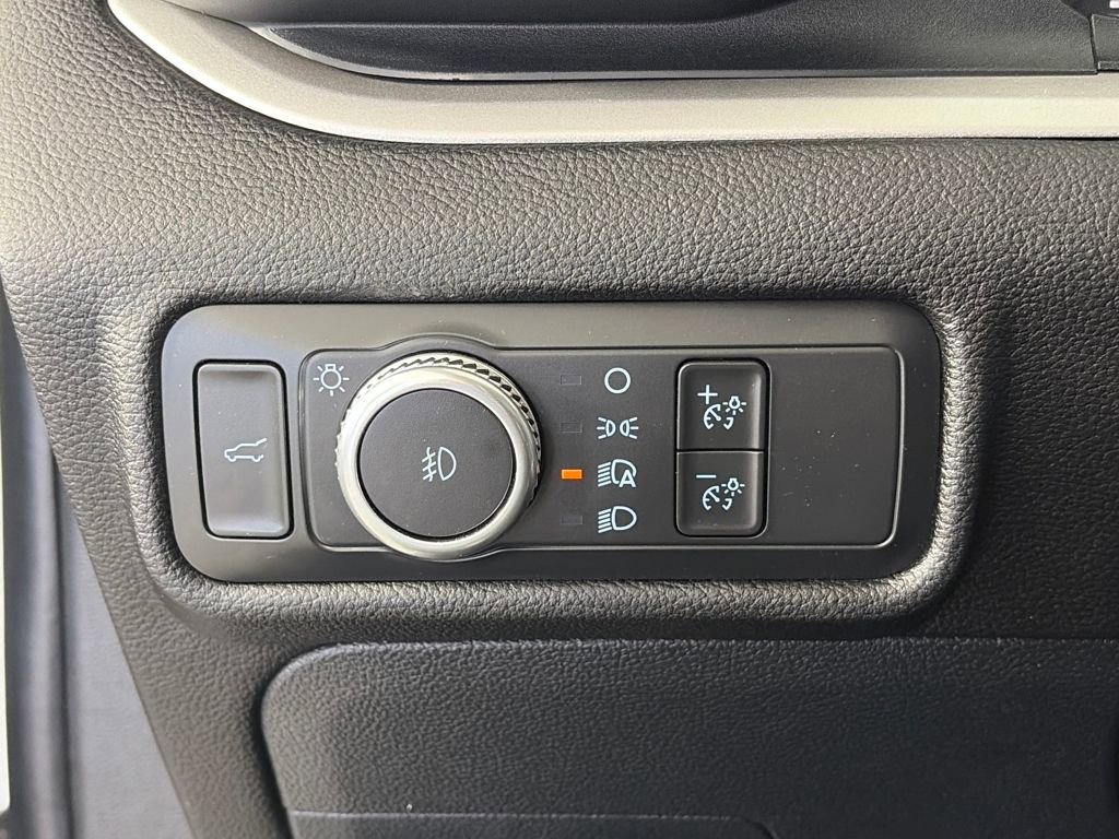 Certified 2022 Ford Explorer XLT w/ Equipment Group 202A image 24