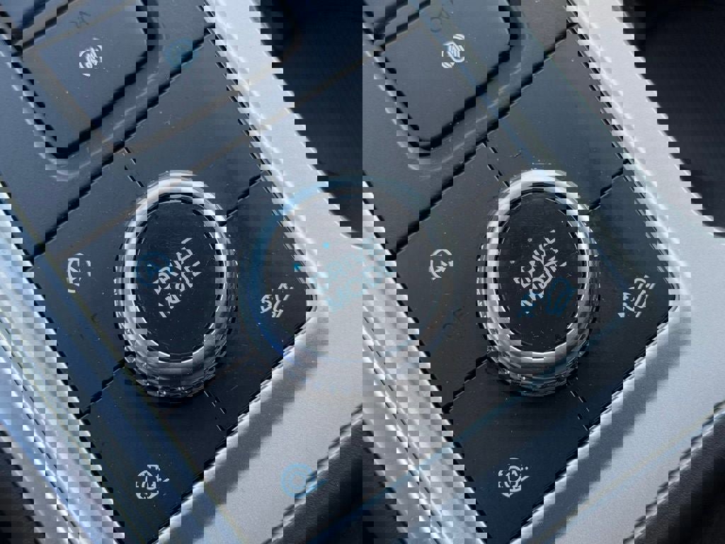 Certified 2024 Ford Explorer XLT w/ Equipment Group 202A image 35