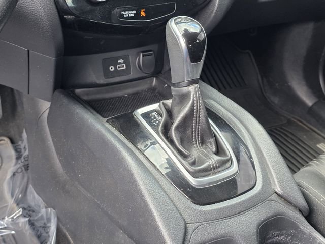 Used 2019 Nissan Rogue SV FWD image 19