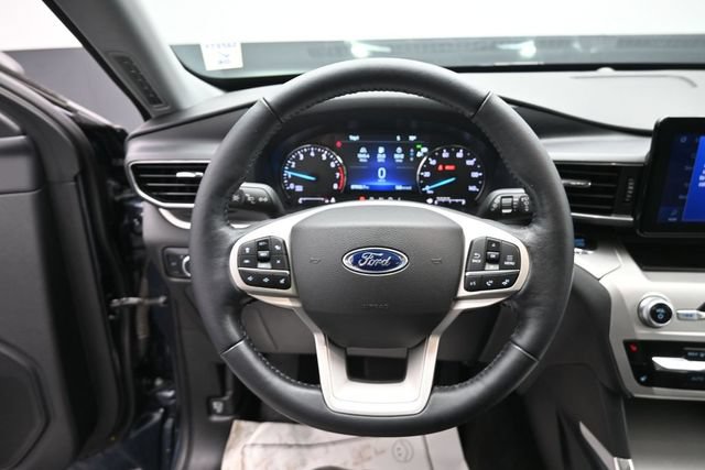 Certified 2022 Ford Explorer XLT w/ Equipment Group 202A AWD/4WD image 15