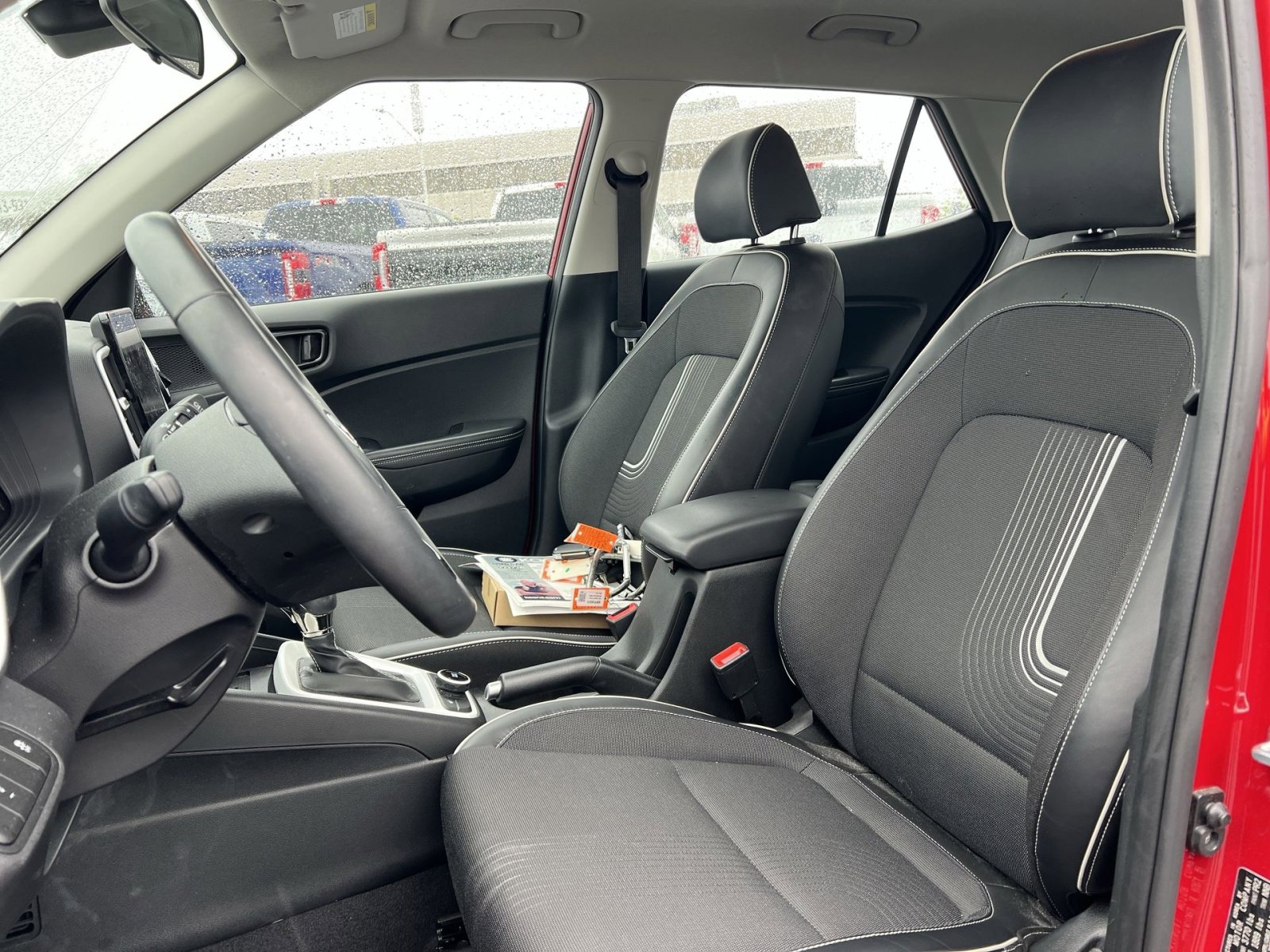 Used 2023 Hyundai Venue Limited FWD image 21