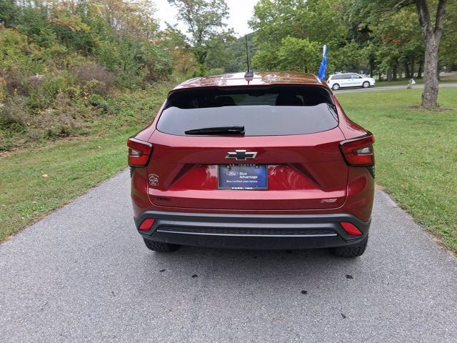 Used 2025 Chevrolet Trax RS w/ Driver Confidence Package FWD image 6