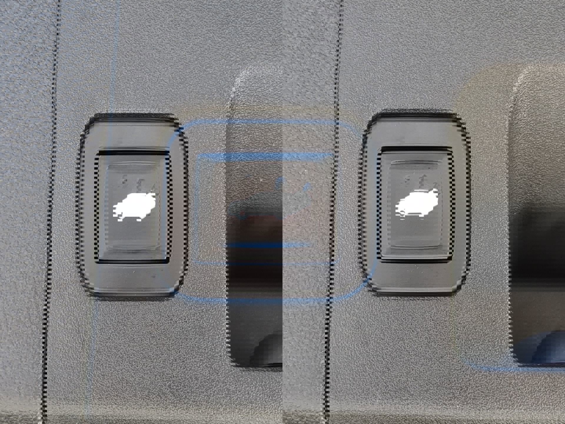 Used 2017 Cadillac XT5 Luxury w/ Driver Awareness Package image 57