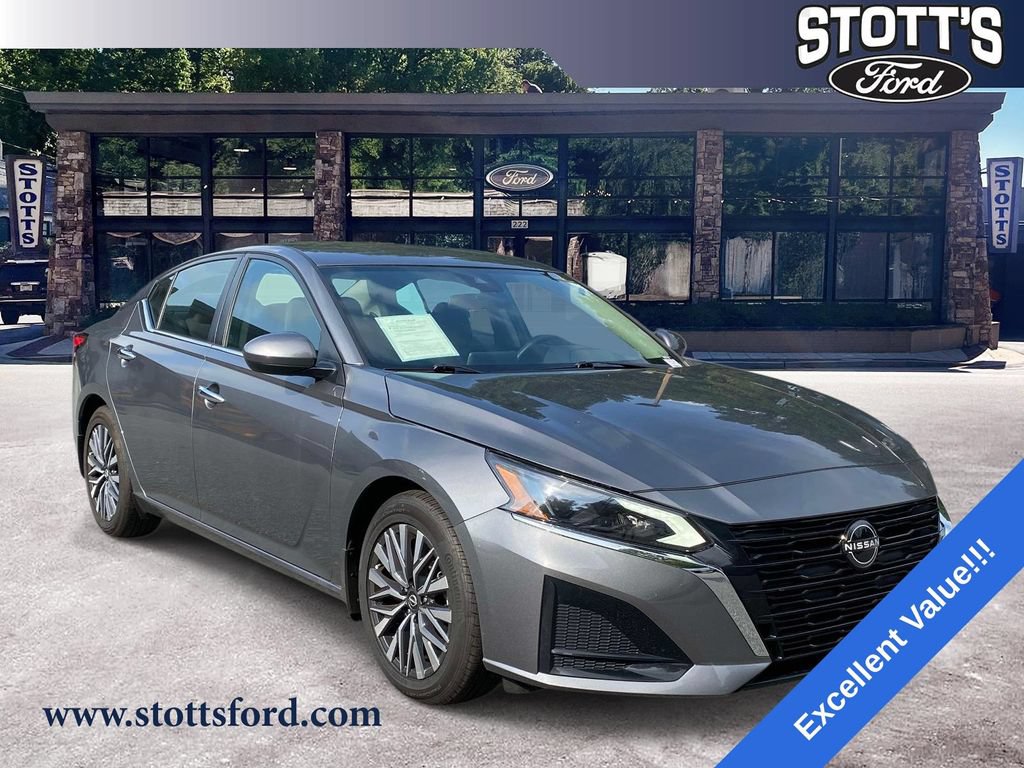 Used 2023 Nissan Altima 2.5 SV