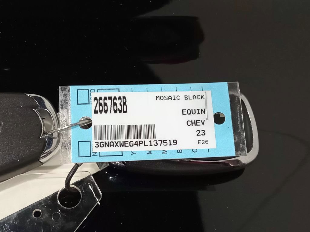 Used 2023 Chevrolet Equinox RS AWD/4WD image 23