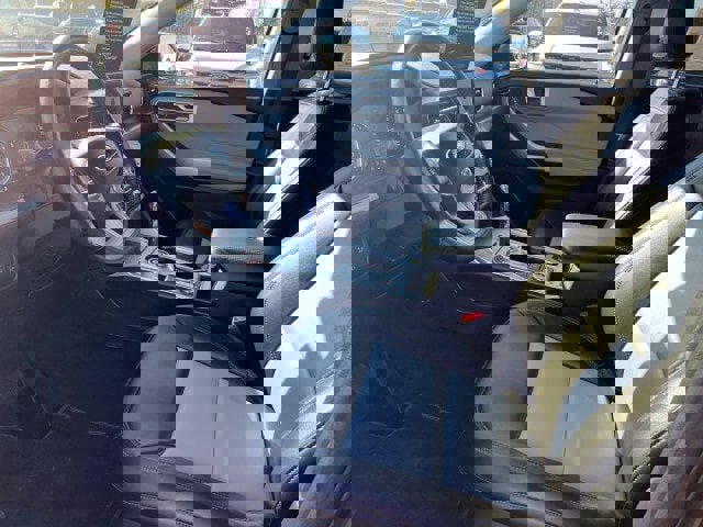 Certified 2022 Ford Explorer XLT w/ Equipment Group 202A image 9