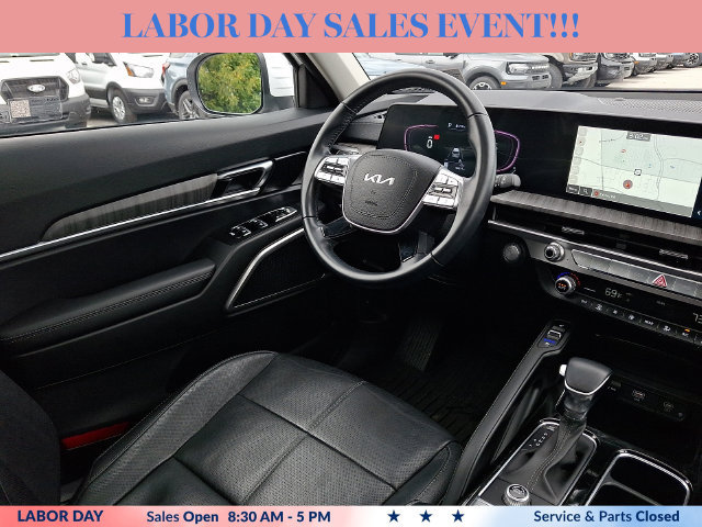 Used 2024 Kia Telluride EX w/ EX Captain's Chair Package FWD image 14