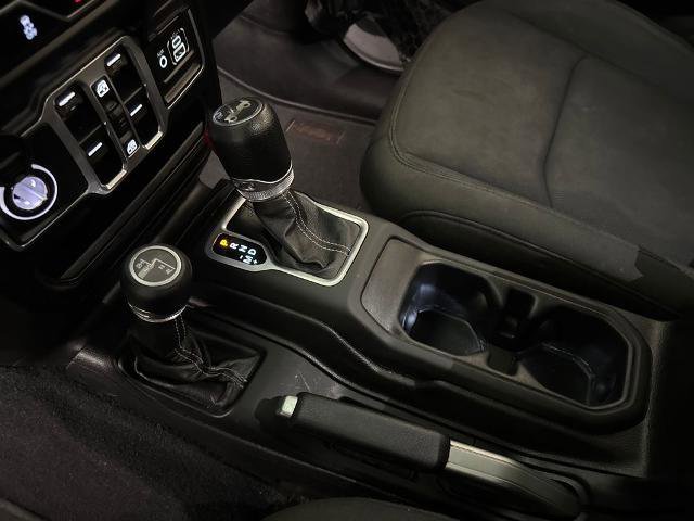 Used 2018 Jeep Wrangler Unlimited Sahara image 30