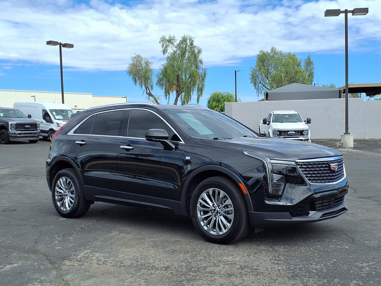 Used 2024 Cadillac XT4 Premium Luxury FWD image 8