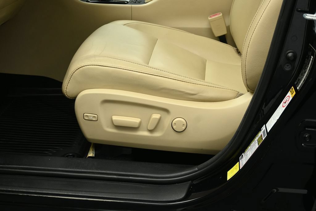 Used 2018 Toyota Highlander XLE AWD/4WD image 8