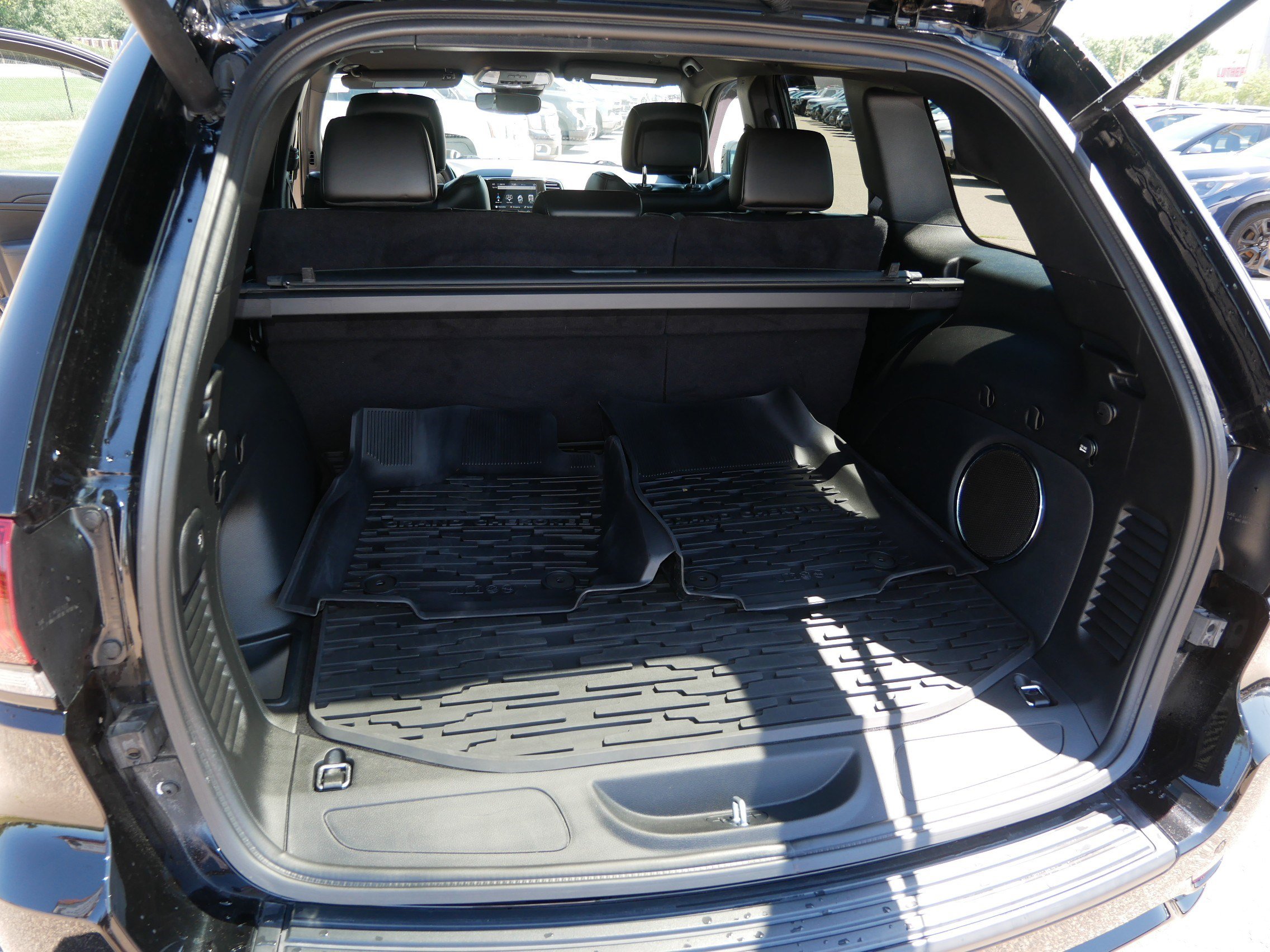 Used 2022 Jeep Grand Cherokee Laredo X AWD/4WD image 18