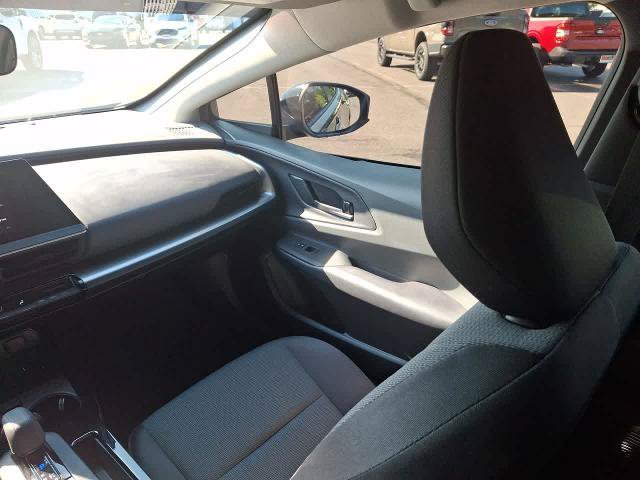 Used 2023 Toyota Prius LE FWD image 11