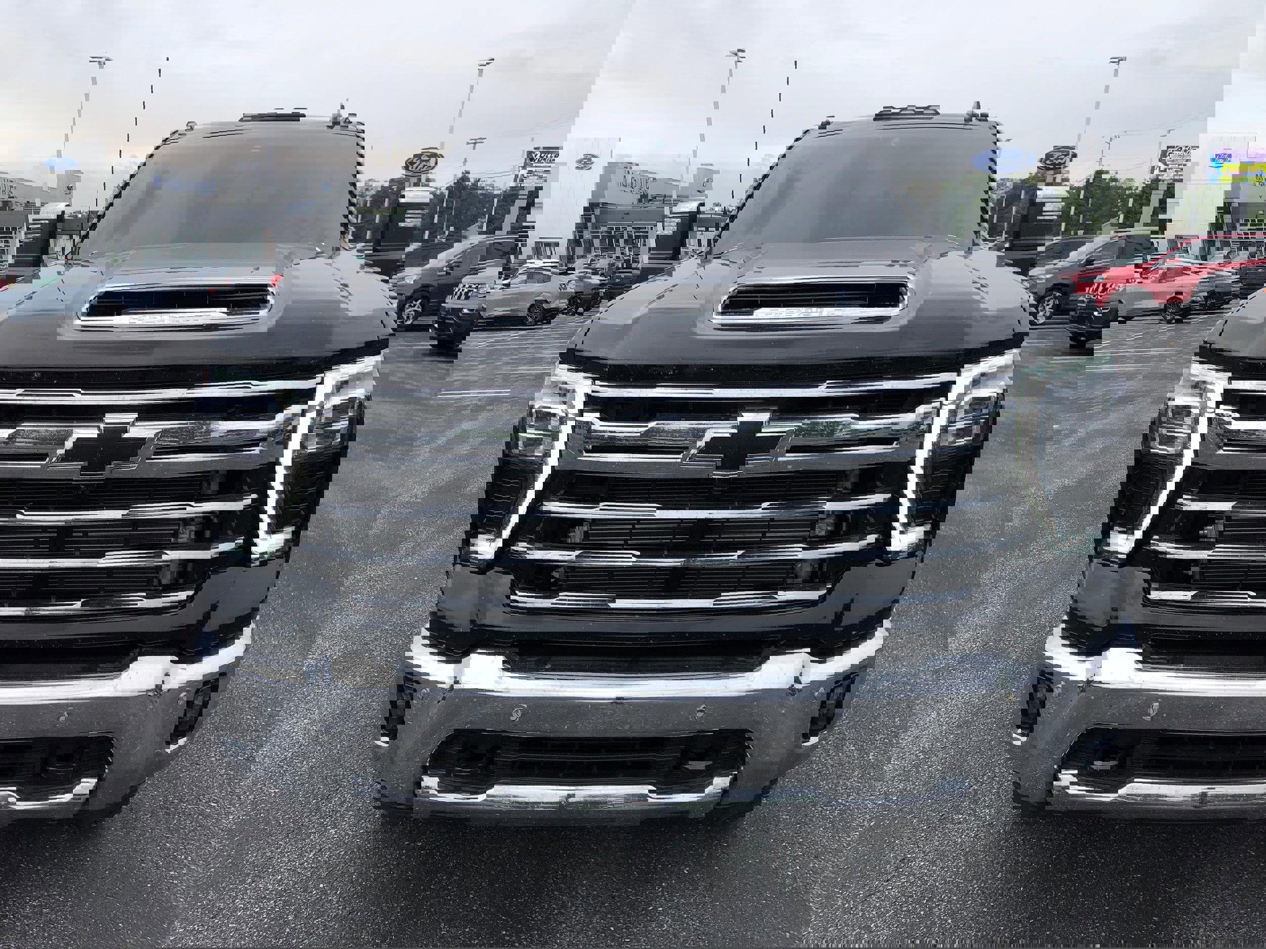 Used 2025 Chevrolet Silverado 3500 LTZ image 6