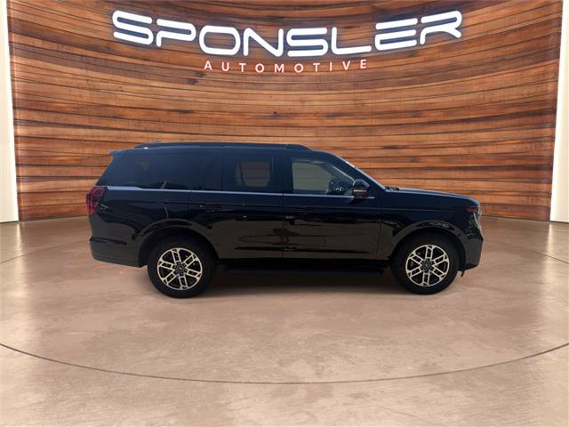Certified 2025 Ford Expedition Active AWD/4WD image 8