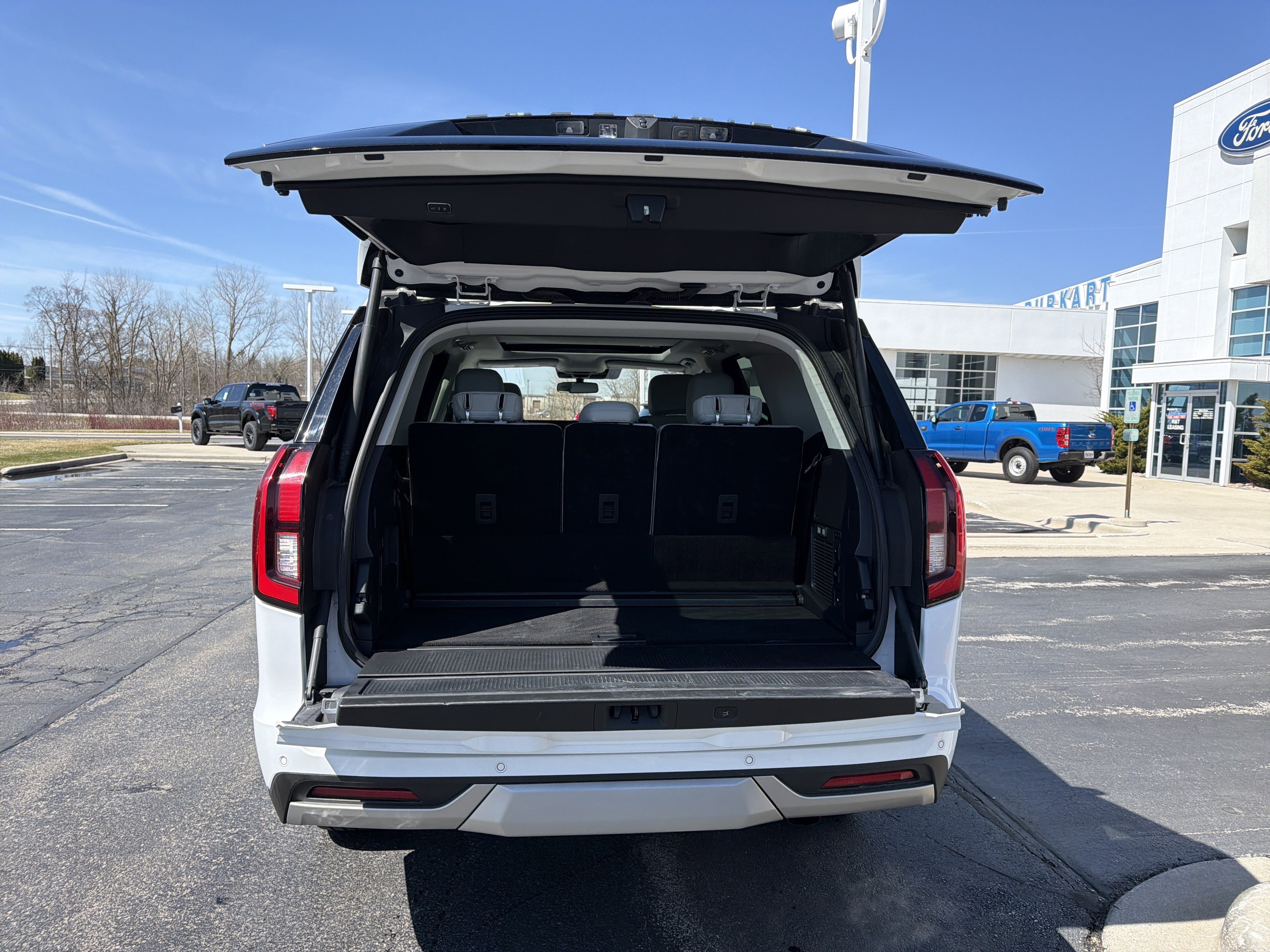 Certified 2025 Ford Expedition Platinum AWD/4WD image 14