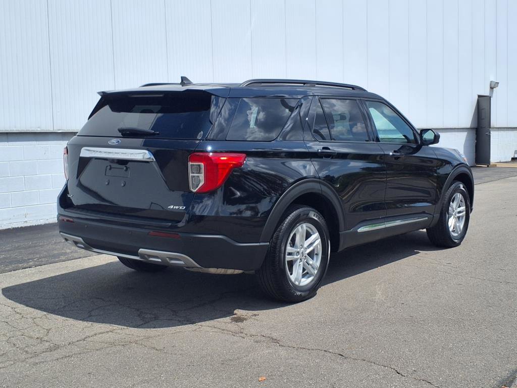 Certified 2023 Ford Explorer XLT w/ Equipment Group 202A image 4