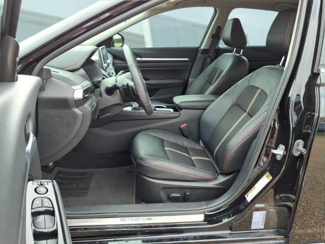 Used 2025 Nissan Altima 2.5 SR FWD image 13