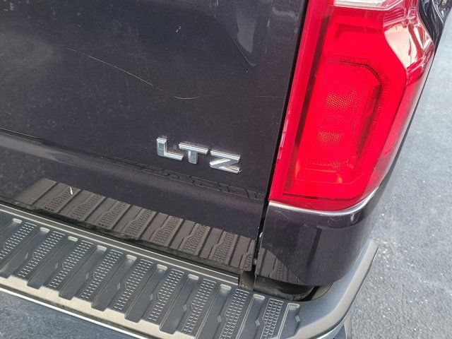 Used 2022 Chevrolet Silverado 1500 LTZ RWD image 6