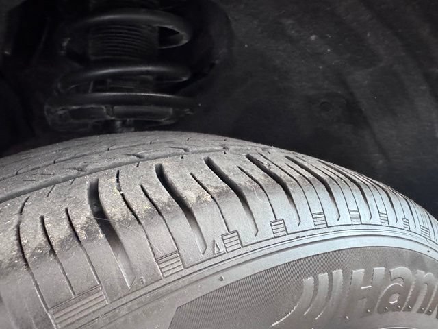 Certified 2024 Ford Explorer XLT RWD image 26
