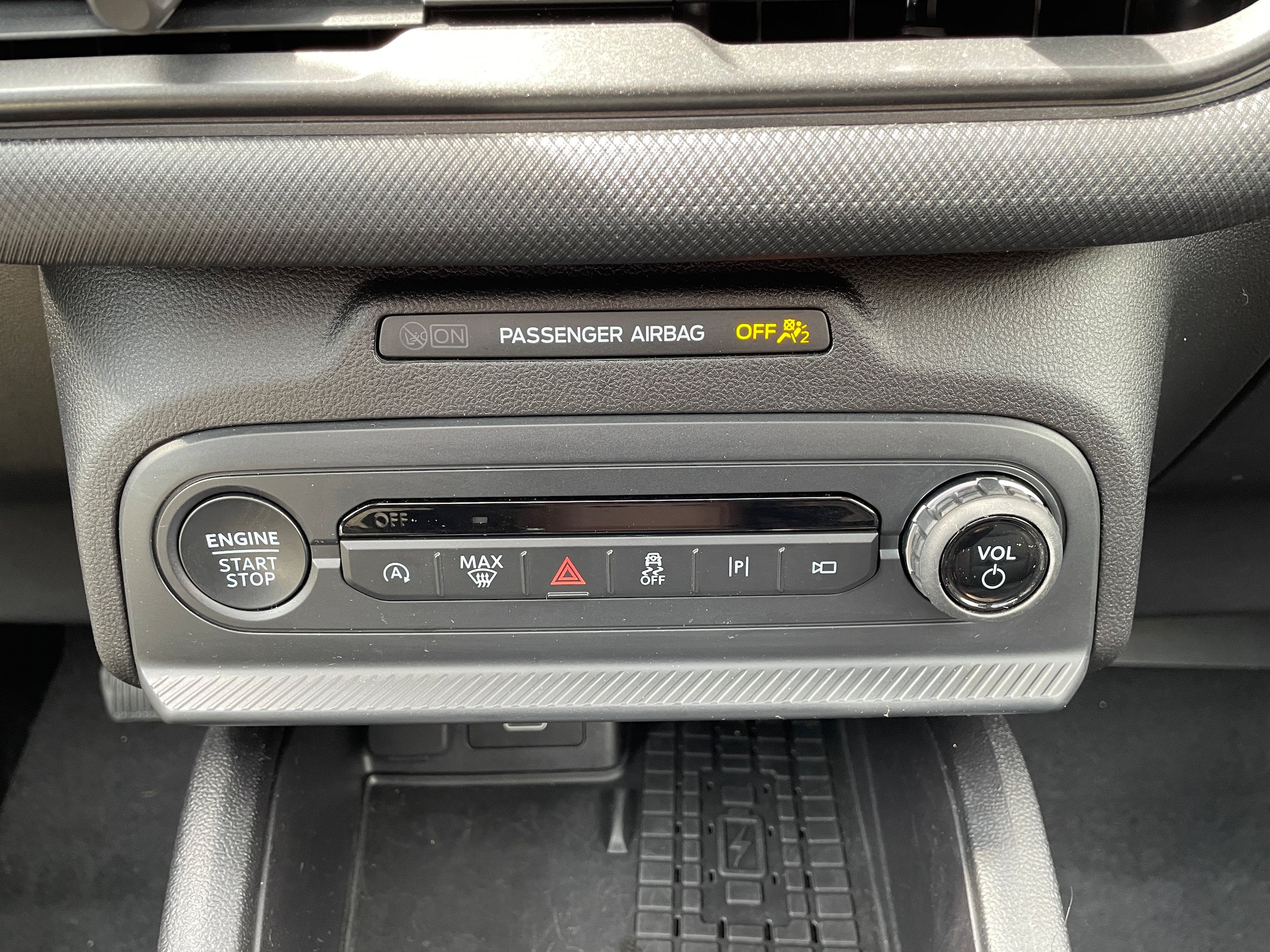 Certified 2025 Ford Bronco Sport Outer Banks w/ Outer Banks Tech Package+ AWD/4WD image 24