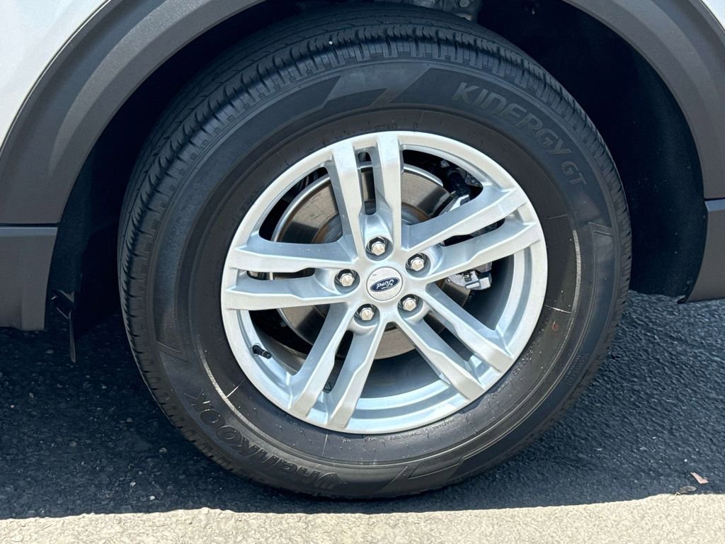Certified 2023 Ford Explorer XLT RWD image 31