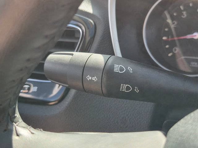 Used 2019 Jeep Compass Latitude FWD image 32