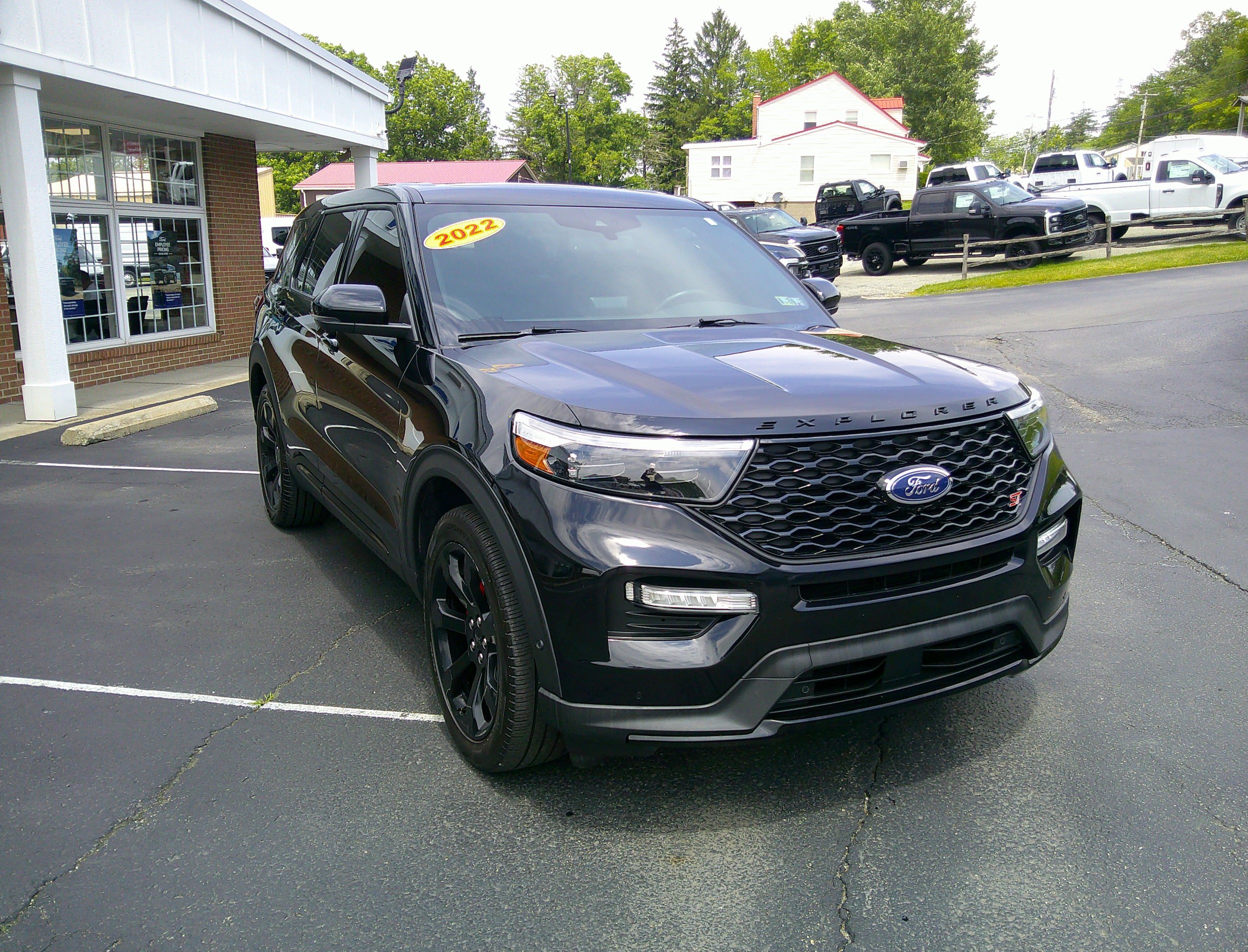 Certified 2022 Ford Explorer ST w/ Equipment Group 401A AWD/4WD image 4