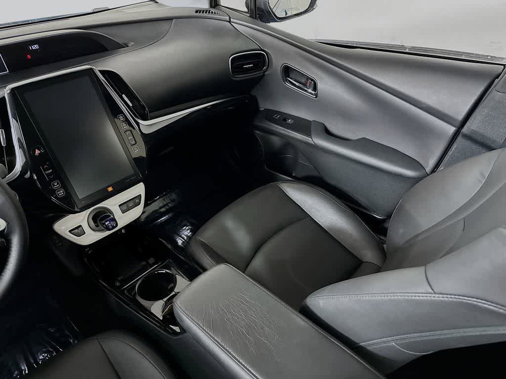 Used 2018 Toyota Prius Prime Advanced w/ Carpet Mat Package FWD image 11