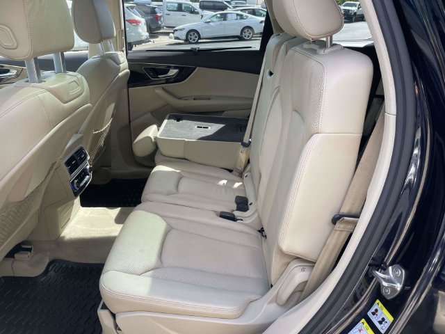Used 2017 Audi Q7 3.0T Prestige AWD/4WD image 12