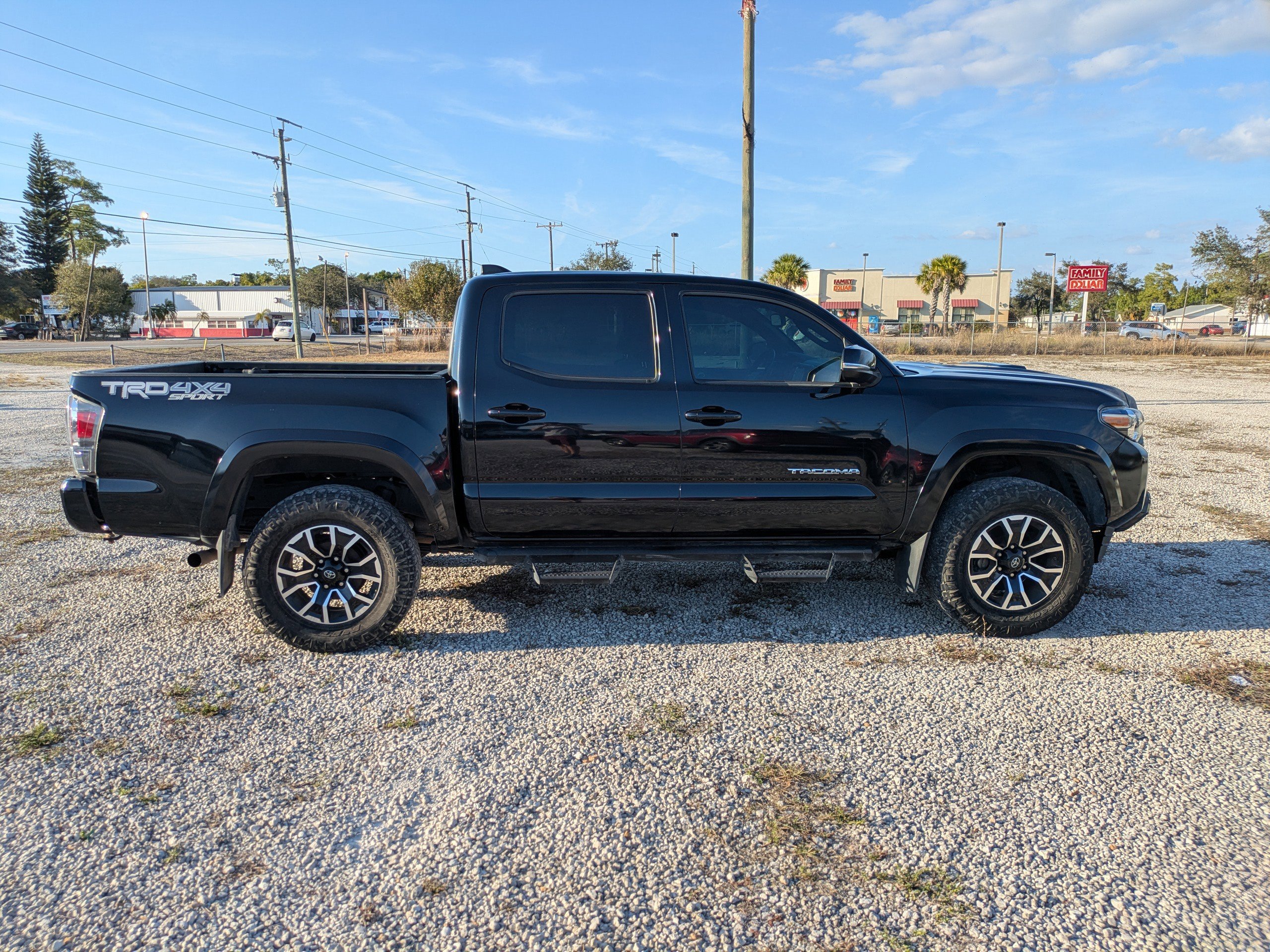 Used 2020 Toyota Tacoma TRD Sport image 6