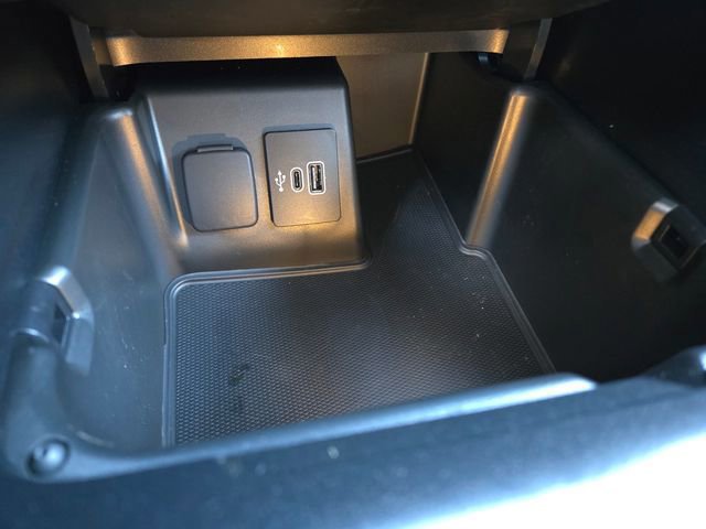 Certified 2025 Ford Explorer Active w/ Active Comfort Package AWD/4WD image 19