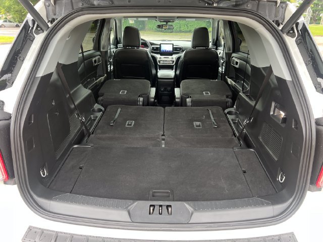 Certified 2023 Ford Explorer XLT w/ Equipment Group 202A AWD/4WD image 30
