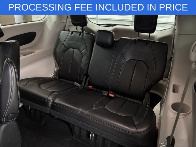 Used 2023 Chrysler Pacifica Touring-L FWD image 13