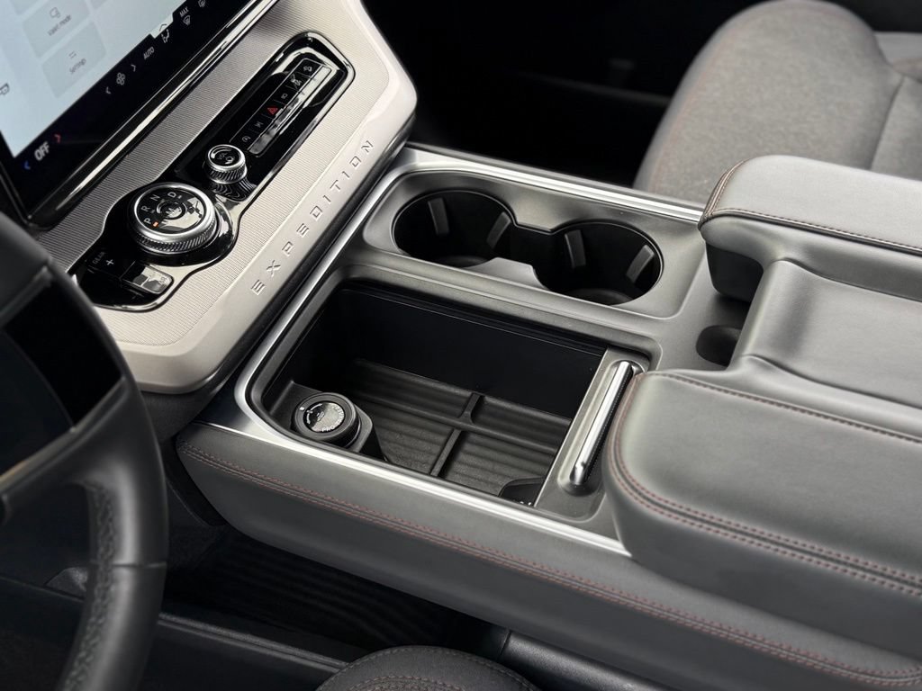 Certified 2025 Ford Expedition Active AWD/4WD image 28