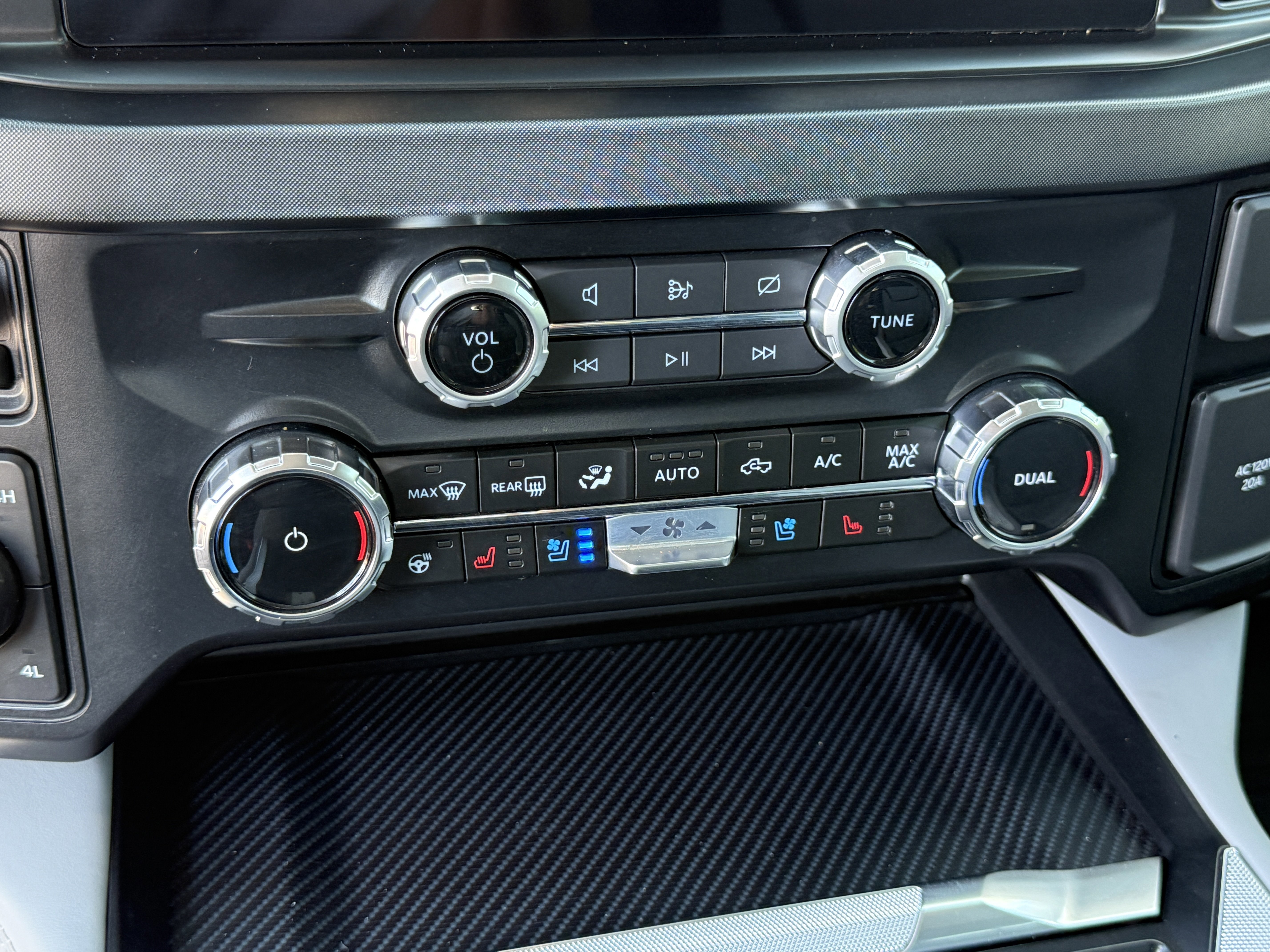 Certified 2024 Ford F350 Limited AWD/4WD image 22