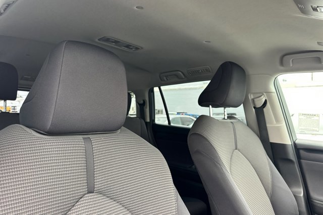 Used 2020 Toyota Highlander LE image 21