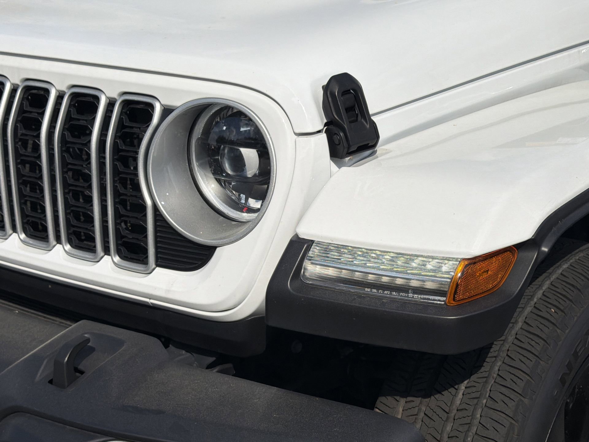 Used 2025 Jeep Wrangler Unlimited Sahara w/ Safety Group image 11